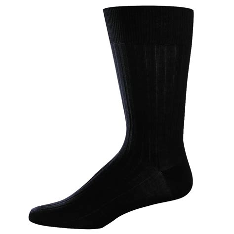 What percent of the world sleeps with socks on?