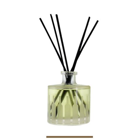 Do reed diffusers last longer with less reeds?